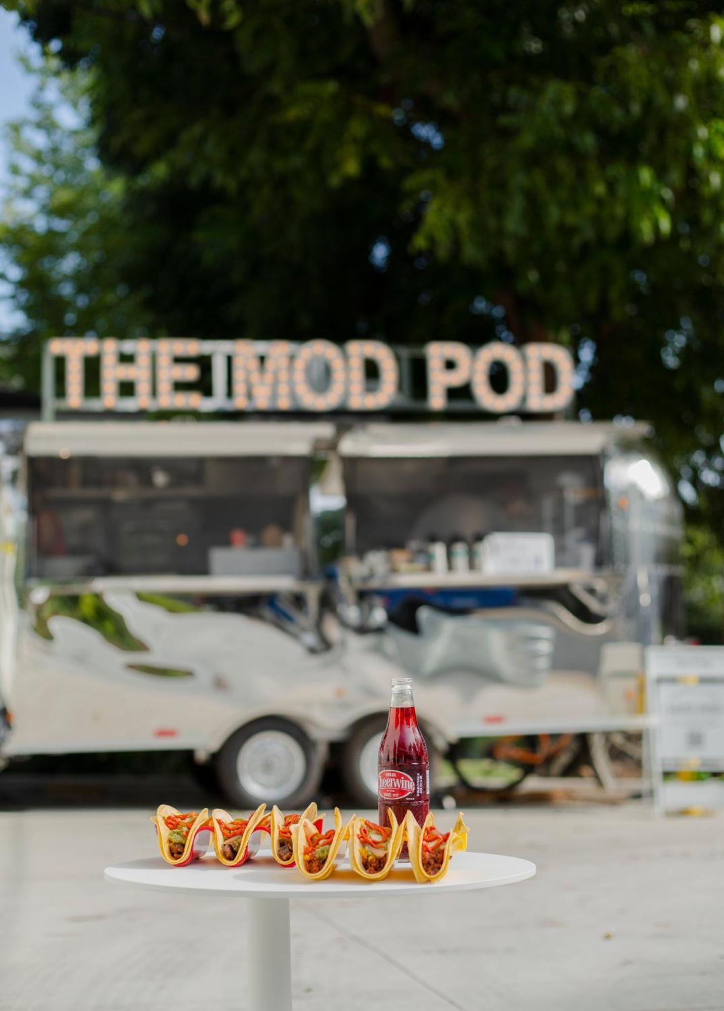 Little Mod Hotel At The University Charlottesville Exterior photo